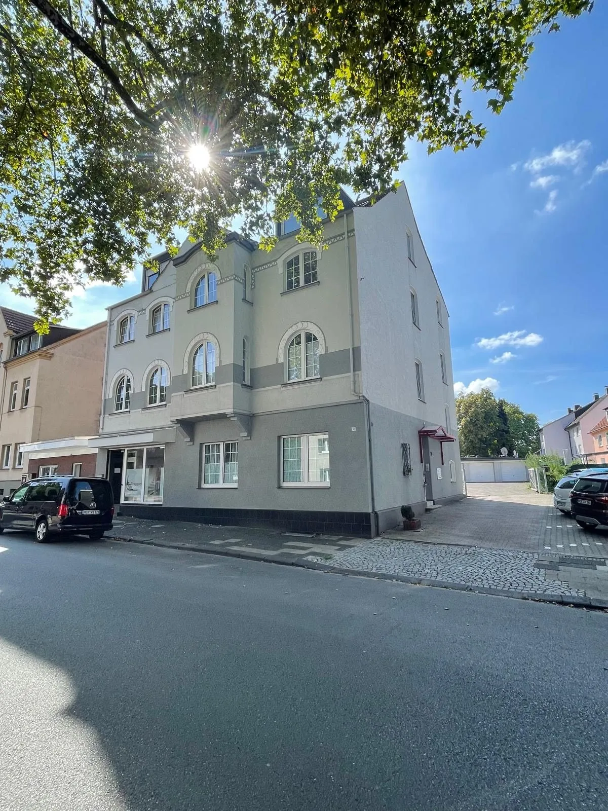 Immobilienangebot - Herne - Alle - Modernisiertes Mehrfamilienhaus-Ensemble mit 12 Einheiten, Gewerbemieter und 5 Garagen